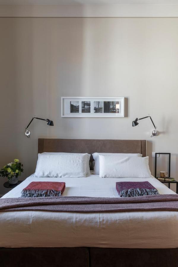 ローマ マイナヴォーナ Bed & Breakfast エクステリア 写真
