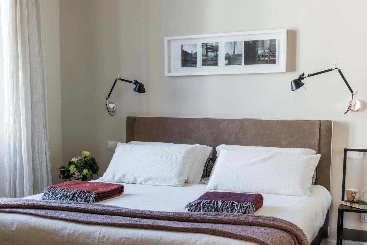 ローマ マイナヴォーナ Bed & Breakfast エクステリア 写真